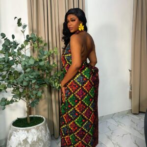 backless buttoned collar gown